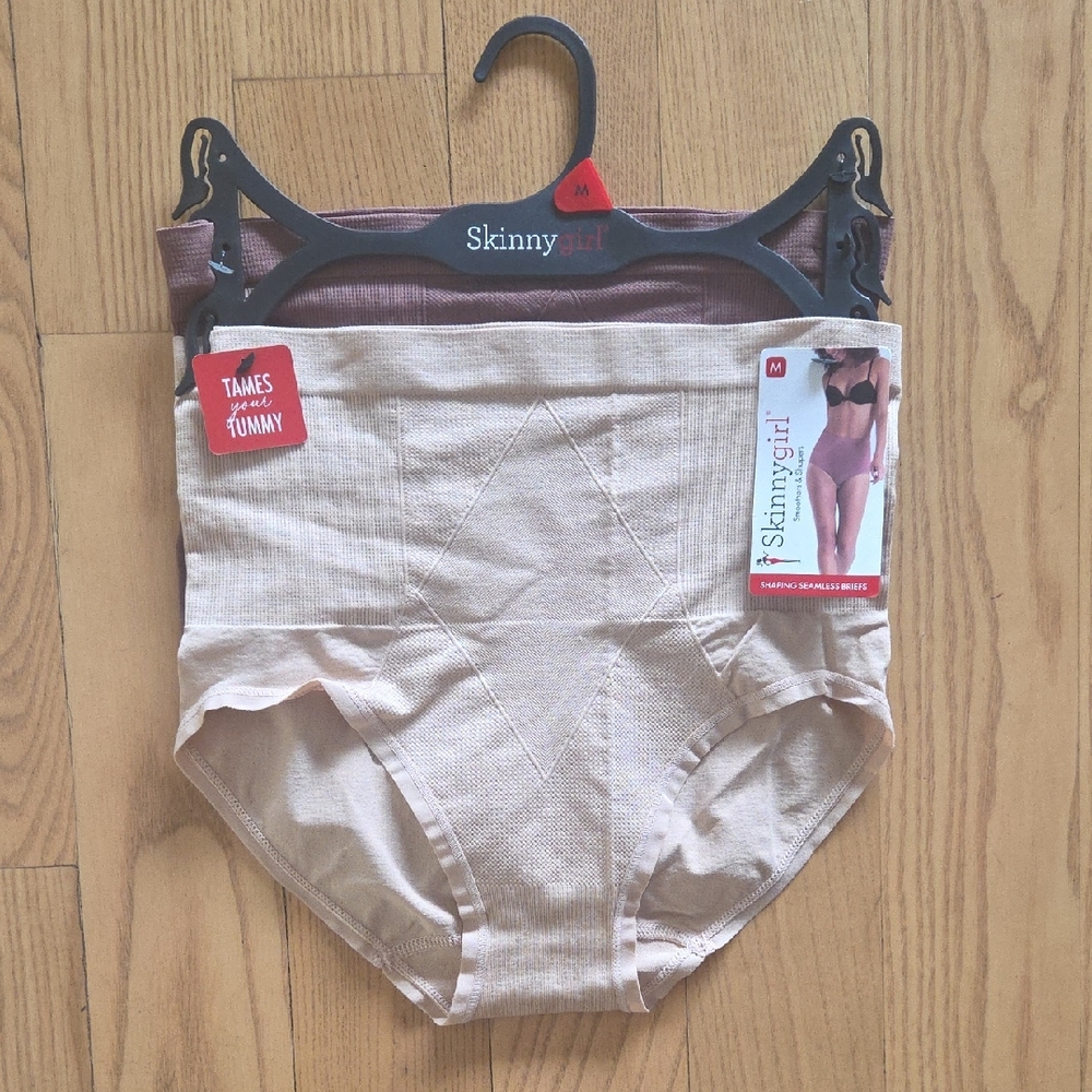 2 SkinnyGirl Shaping Seamless Briefs Medium NWT